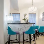 Aparthotel Wenceslas & 4*