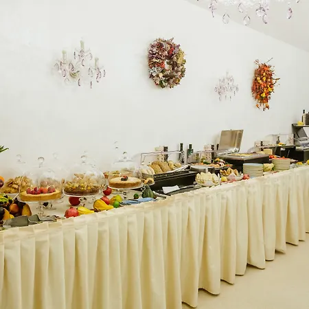 Apart-hotel Wenceslas & 4*