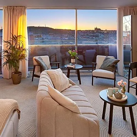 Aparthotel Wenceslas & 4*
