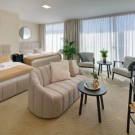 Wenceslas & Aparthotel 4*