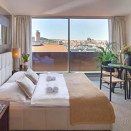 Aparthotel Wenceslas & 4*