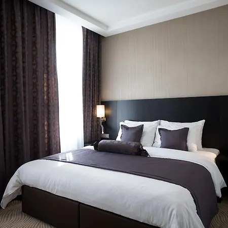 Myo Wenceslas Hotel