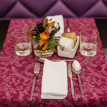 Myo Wenceslas Hotel