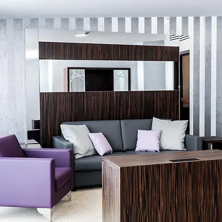 Myo Wenceslas Hotell 4*