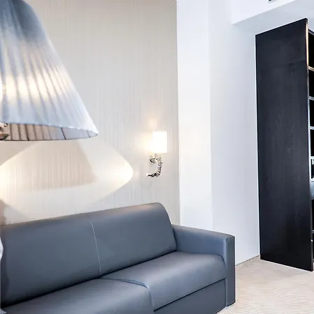 Myo Wenceslas Hotell 4*