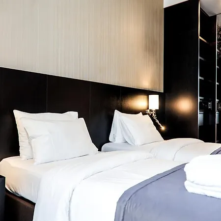 Myo Wenceslas Hotell